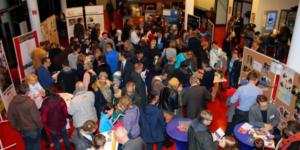 Dichtes Gedränge hat es beim Marktplatz der weiterführenden Schulen im Elbcampus der Handwerkskammer gegeben