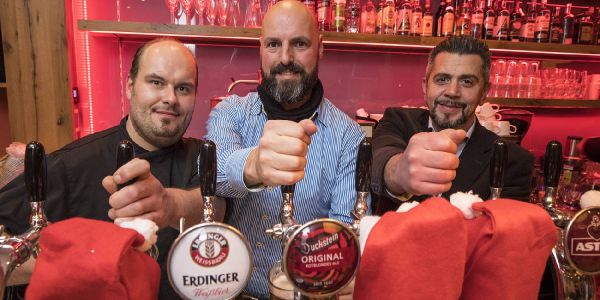 Schweinske-Trio feiert Eröffnung in der Lüneburger Straße