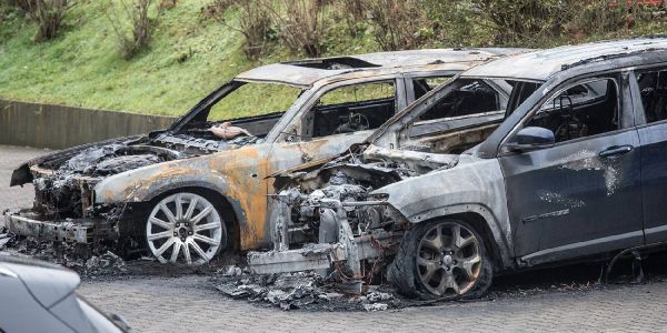 Brandstiftung bei Autohändler: LKA hat Ermittlungen übernommen