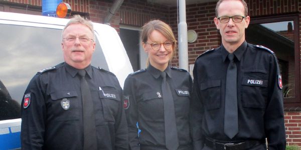 Peter Kasper, Erst Polizeihauptkommissar und Leiter der Wache Seevetal mit Kriminalhauptkommissarin Lydia Evers, Polizeihauptkommissar Frank Ragge (v.l.). Foto: Polizei Hauptkommissar Frank Ragge ist der neue "Sheriff" in Neu Wulmstorf