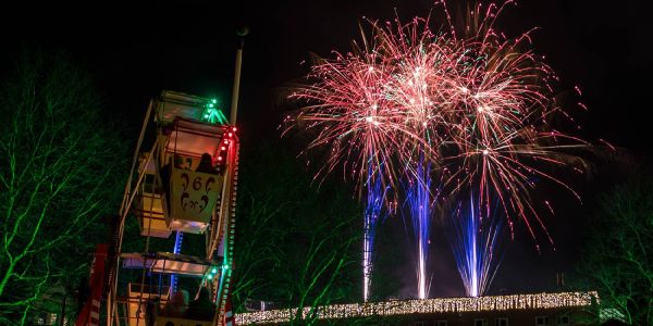 Harburgs Weihnachtsmarkt bedankt sich mit einem bunten Feuerwerk