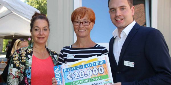 Harburg-Huus des DRK: 20.000-Euro-Scheck für Aktiv-Projekt 