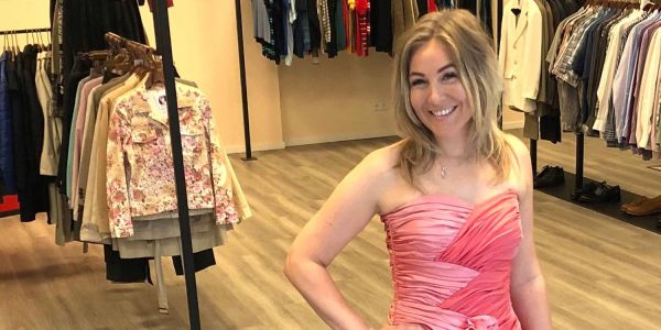 „Schwester Henny“: Elegante Modenschau am Shopping-Sonntag