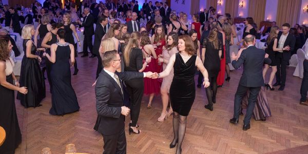 Waldschlösschen Ball im Lindtner: Event lockt junges Publikum an