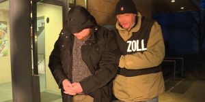 Große Razzia im Bezirk Harburg: Zoll zerschlägt Zigarettenhehler-Bande 