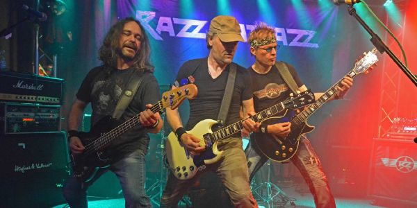 Razzmattazz im Ballroom. Foto: Tom Jewutis Razzmattazz lieferte hammergeile Rock-Show im Ballroom ab