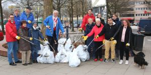 Harburg räumt auf: 20 Säcke Müll in der City gesammelt