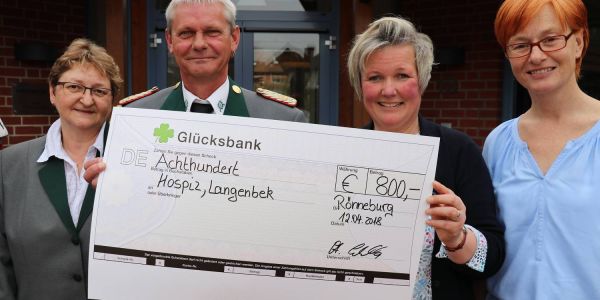 Spenden statt Geschenke: Königsball fürs Harburger Hospiz