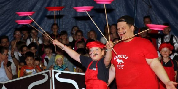 Zirkus statt Klassenzimmer: 620 Schüler als Stars in der Manege