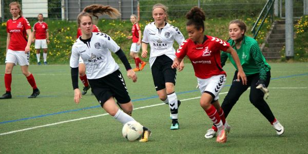 Grandioser 4:2 Sieg: HTB-Mädchen auf dem Weg zum Titel