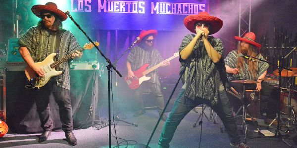 In Harburg wurde friedlich in den Wonnemonat Mai getanzt