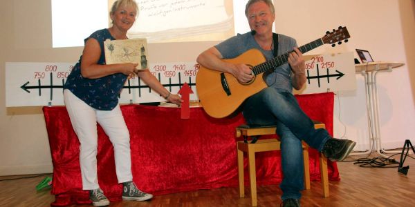 Zeitreise an der Alten Forst: &quot;Historicus&quot; besuchte Viertklässler