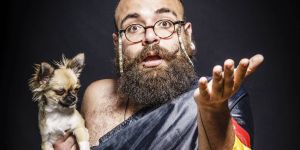 „Versteh einer die Deutschen!“: Comedian aus Syrien im BGZ Süderelbe