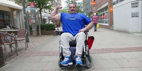 Jalal Khakzadiyeh: Ein Kraftpaket in Wartestellung