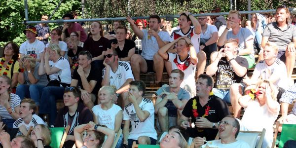 Sommermärchen vorbei: Enttäuschung beim Harburger Public Viewing