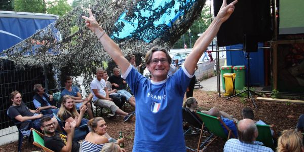 Public Viewing in der Bruzzelhütte: Volle Hütte beim WM-Finale