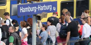 Bahn knickt ein: IC/ICE-Halts in Harburg werden nicht gestrichen