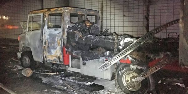 Das ausgebrannte Wartungsfahrzeug. Foto: Behörde für Wirtschaft, Verkehr und Innovation Elbtunnelröhre: Schäden nach Brand deutlich schneller behoben