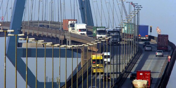 Höhenangst: Polizei muss Autofahrerin über Köhlbrandbrücke chauffieren