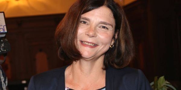 Nach der Wahl: Sophie Fredenhagen ist neue Bezirksamtsleiterin in Harburg. Foto: Christian Bittcher Fredenhagen-Wahl: SPD geht angeschlagen aus Zittersieg heraus