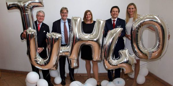 Walter Conrads, Ed Brinksma, Katharina Fegebank, Rainer-Maria Weiss und Andrea Gerhard. Foto: Christian Bittcher 40 Jahre TUHH: 450 Gäste gingen beim Festakt auf Zeitreise