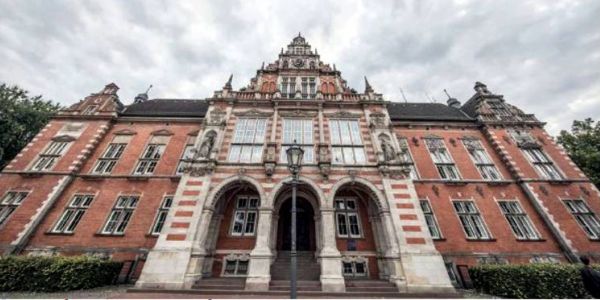 Vorreiterrolle für Harburg: Freies WLAN im Bezirksamt