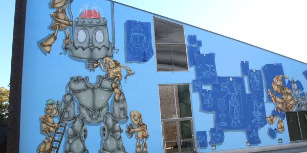 800 Quadratmeter: Am Audimax entstand Harburgs Mega-Graffiti