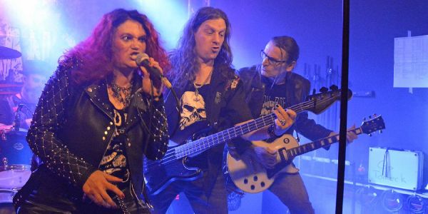 Blind Man´s Gun im Ballroom. Foto: Tom Jewutis Hart und halbhart: Zwei Gigs zogen am Wochenende die Fans