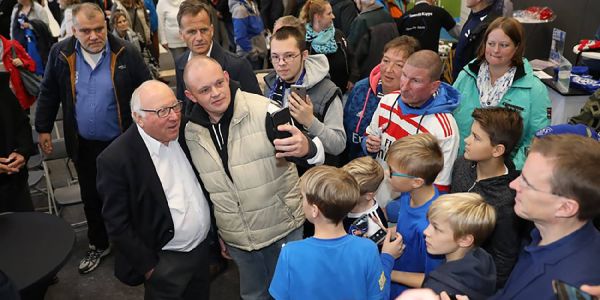 Die Uwe-Seeler-Halle in Fischbek ist wiedereröffnet worden