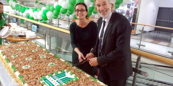 35 Jahre Marktkauf: Riesen-Geburtstagstorte für die Kunden