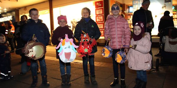 Shopping, Kultur und Feuerwerk: 30.000 Menschen strömten in die City