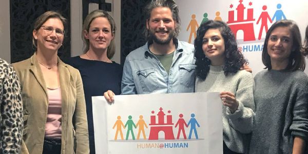 Schauspieler Sebastian Ströbel ist jetzt Schirmherr bei Human@Human