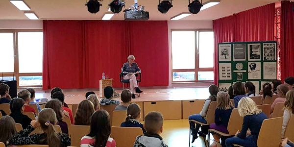 Bundesweiter Vorlesetag: Erlebnis für 700 Kinder der Alten Forst