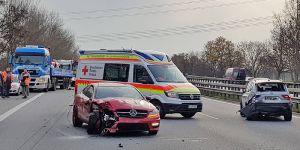 Nach Unfall auf der A1: Autofahrer bilden "perfekte" Rettungsgasse