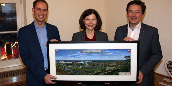 Dauer-Leihgabe des Museums: Colorierter Merian für das Rathaus