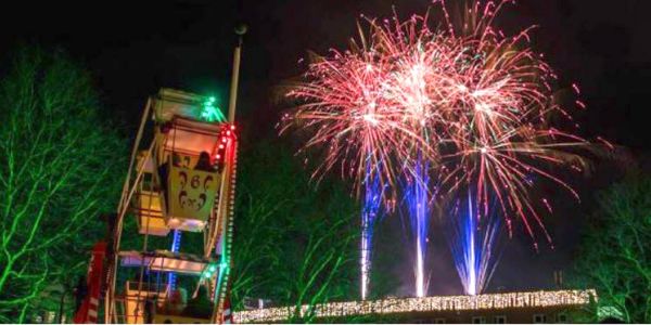 Funkelnder Höhepunkt der nachweihnachtlichen Tage ist das Feuerwerk, das am Freitag, 28. Dezember, um 18 Uhr auf dem Dach der Harburg Arcaden gezündet wird. Foto: André Zand-Vakili Harburger Weihnachtsmarkt: Abschied mit einem Feuerwerk