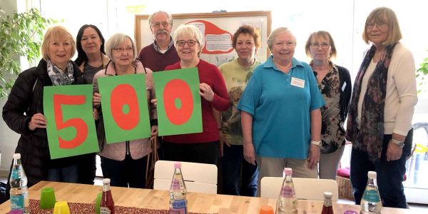 Schwester Henny beim Kinderteller: Spende zum Geburtstag