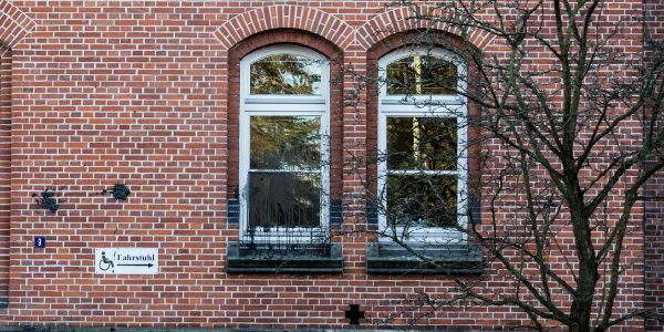 Staatsschutz ermittelt nach Farbanschlag auf Harburger Amtsgericht