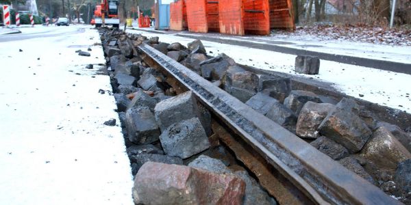 Bauarbeiten in Heimfeld: Alte Straßenbahnschienen freigelegt