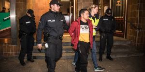 Razzia: 50 Polizisten stürmen "Jugendtreff" in Wilhelmsburg