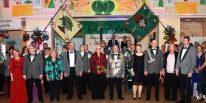 Der Schredderkönig dankt ab: SV Rönneburg feiert Vogelschießen