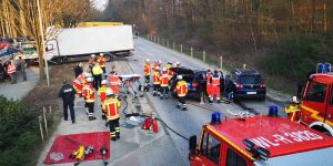 Zwei Verletzte bei schwerem Verkehrsunfall auf der Maldfeldstraße