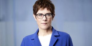 Herrenabend: CDU-Chefin Annegret Kramp-Karrenbauer hält Festrede