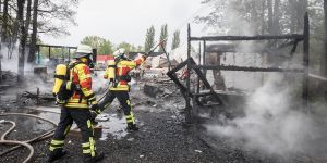 Seevetal: Wohnwagen brennen am Großmoordamm