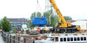 Blauer Kran am Haken: Der Peiner W40 ist zurück am Lotsekai