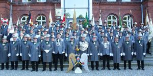 Antreten zum Fototermin: Das 491. Vogelschießen kann beginnen