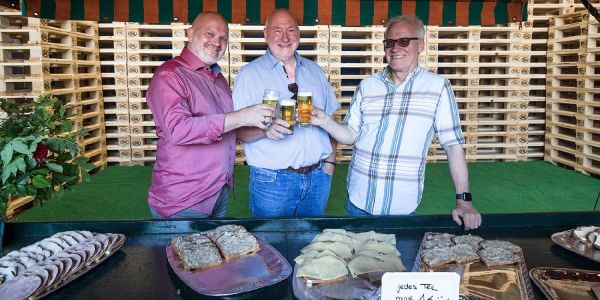 Spendable Gäste kamen zum 24. Jazzfrühschoppen der Mönkes