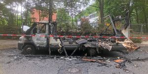 Rönneburg: Feuer zerstört abgestelltes Wohnmobil