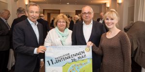 Das Geld vom Entenrennen kommt jungen Familien in Not zugute