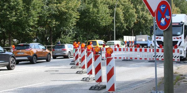 Die Baustelle am Großmoorbogen sorgt derzeit bei Autofahrern für viel Ärger. Foto: Christian Bittcher Baustelle Großmoorbogen: Musik-Event der Automeile abgesagt